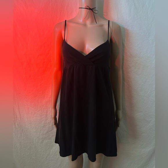 V-Neck Black Dress - Picture 2 of 4